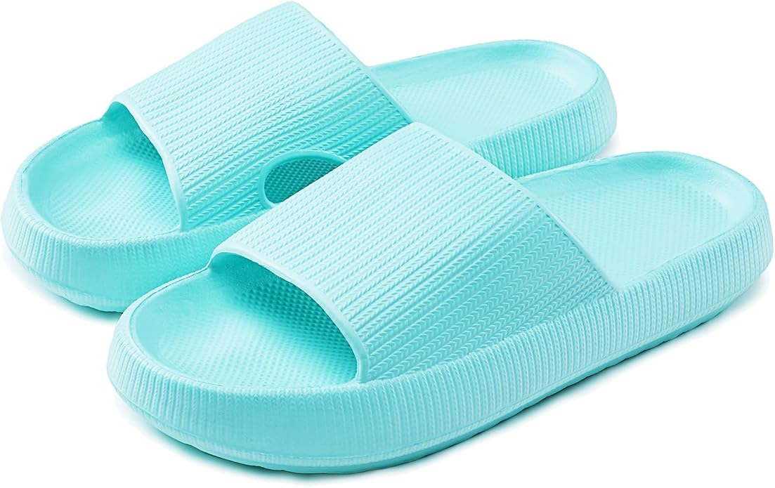 Cloud Slippers – Pillow-Soft Indoor Slides for All-Day Comfort