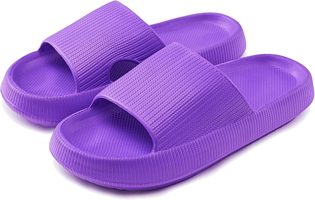 Cloud Slippers – Pillow-Soft Indoor Slides for All-Day Comfort