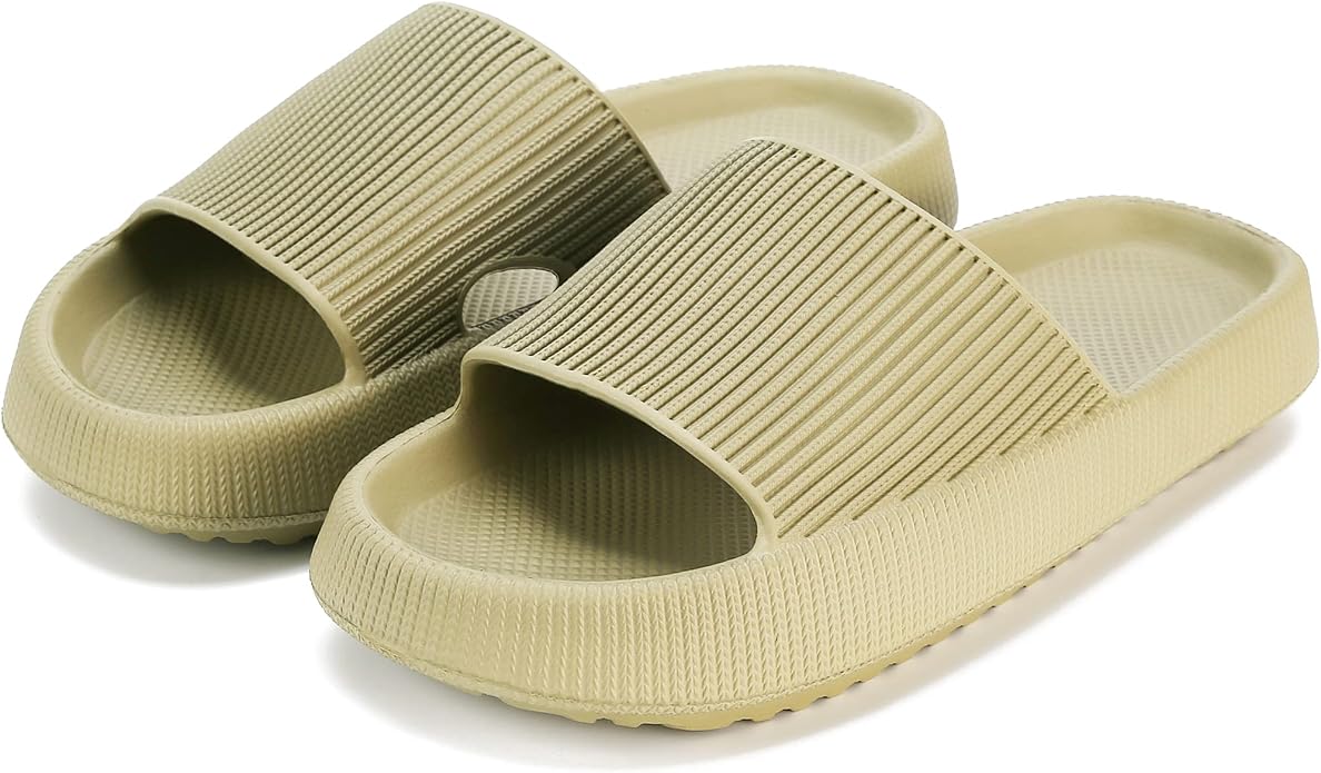 Cloud Slippers – Pillow-Soft Indoor Slides for All-Day Comfort